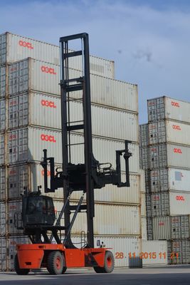 ماشین کنتینر خالی قرمز با موتور CUMMINS QSM11-330 / ISO 20-40