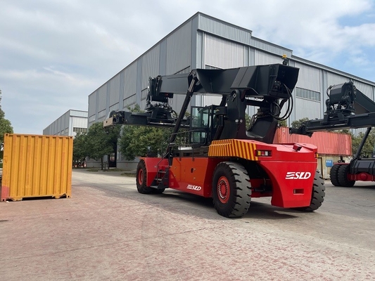 استاکر لیفتراک کانتینری 45T با موتور CUMMINS