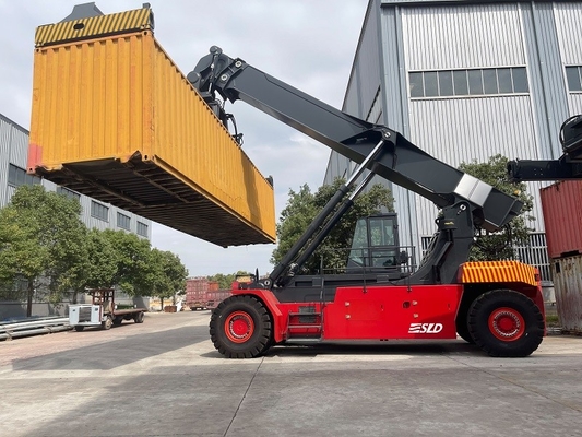 استاکر لیفتراک کانتینری 45T با موتور CUMMINS