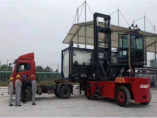 جابجایی کانتینر خالی موتور کامینز با 8000 کیلوگرم بار